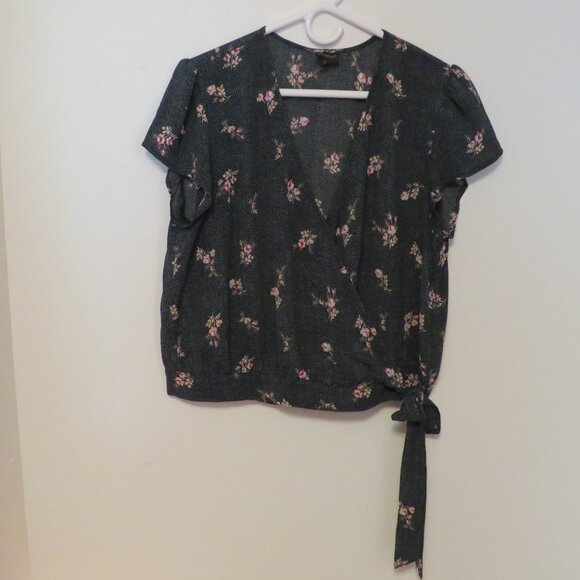Free Press Blouse Short Sleeve Black w Pink Flowers & Green Dots Size L Women's - Picture 2 of 10